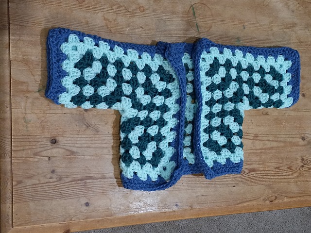 Granny-stitch crochet sample of the Ouroboros cardigan