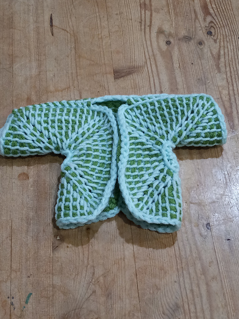 Small green Tunisian crochet sample of the Ouroboros cardigan